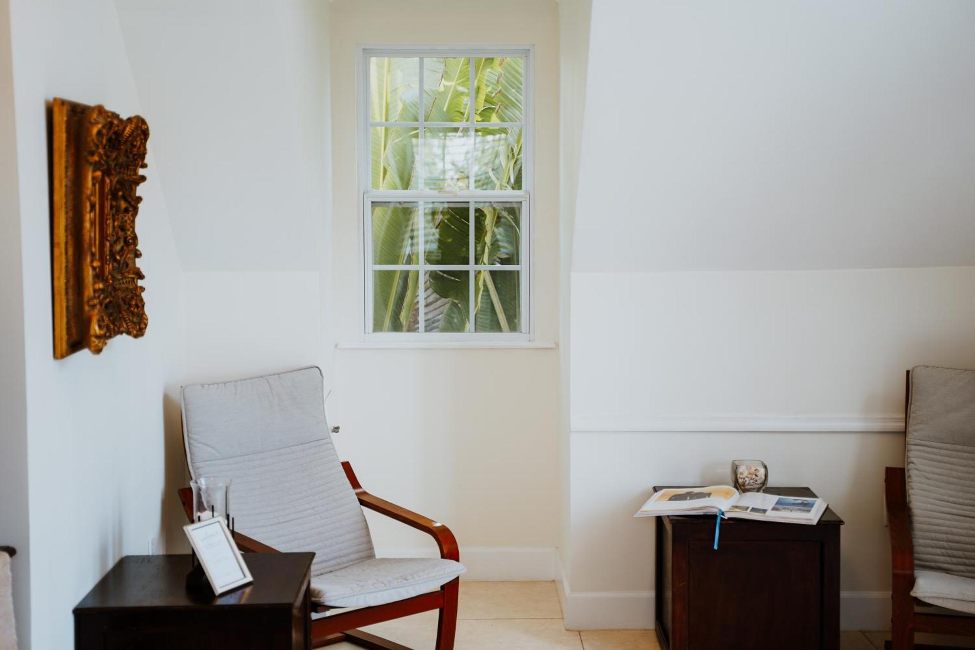 Shangri-La Boutique Bed & Breakfast West Bay Quarto foto