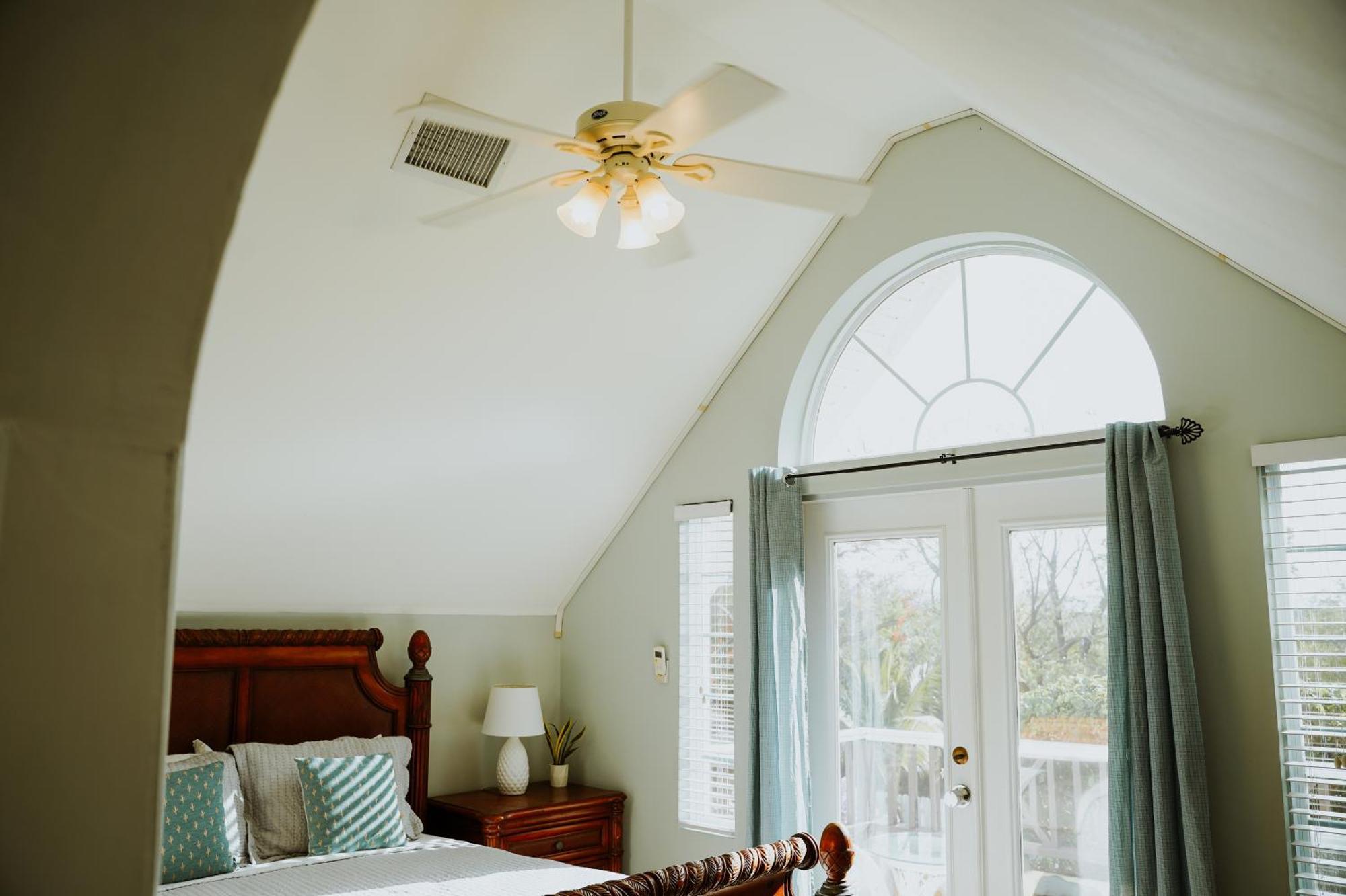 Shangri-La Boutique Bed & Breakfast West Bay Quarto foto