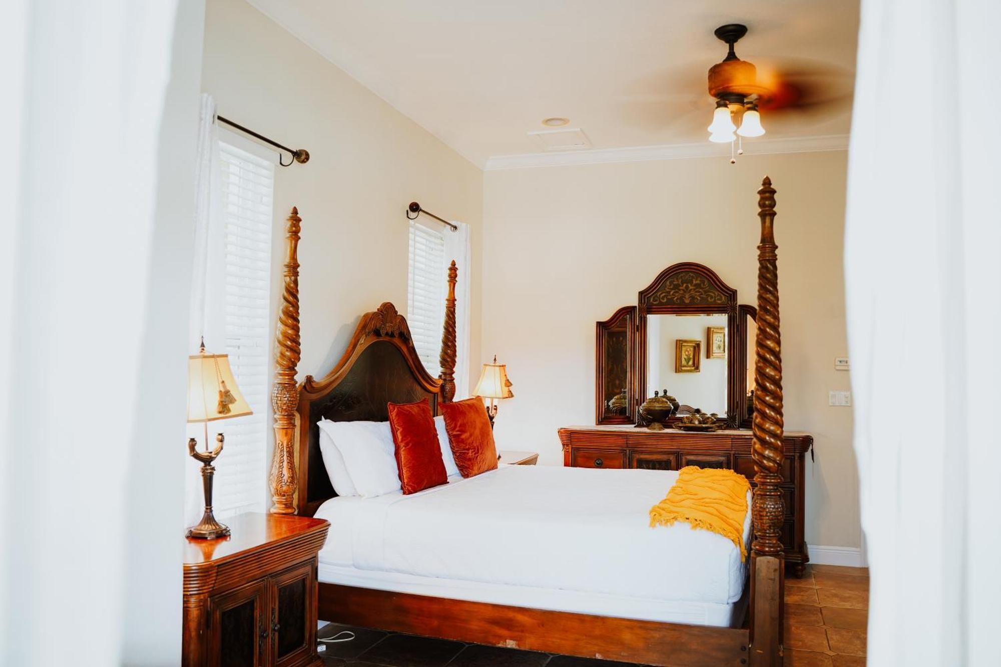 Shangri-La Boutique Bed & Breakfast West Bay Quarto foto